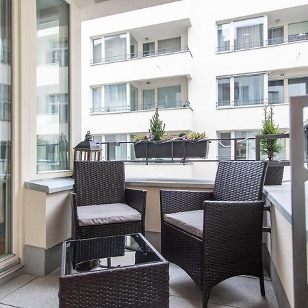Apartment With Balcony Praga Exterior foto