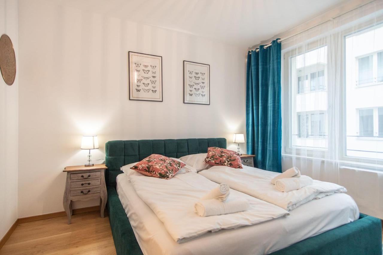 Apartment With Balcony Praga Exterior foto