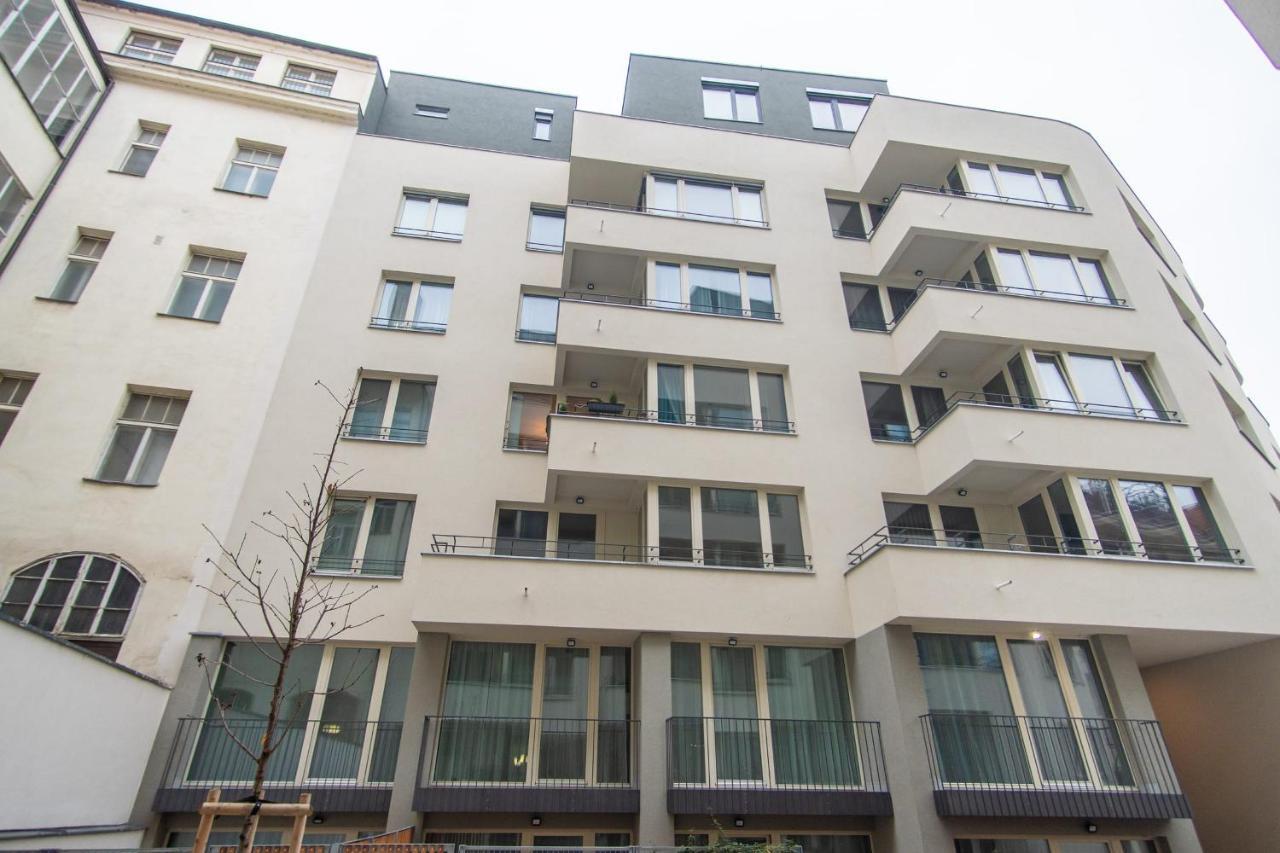 Apartment With Balcony Praga Exterior foto