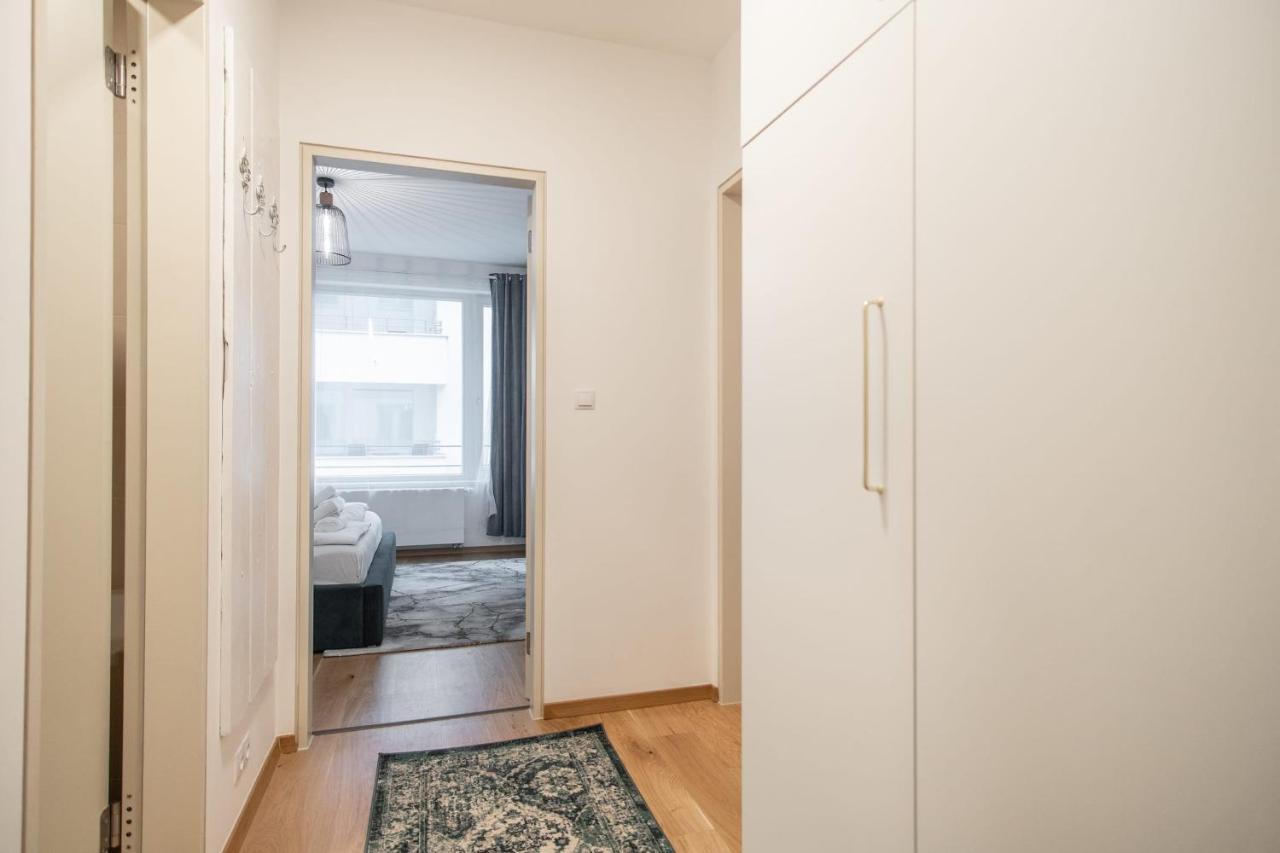 Apartment With Balcony Praga Exterior foto