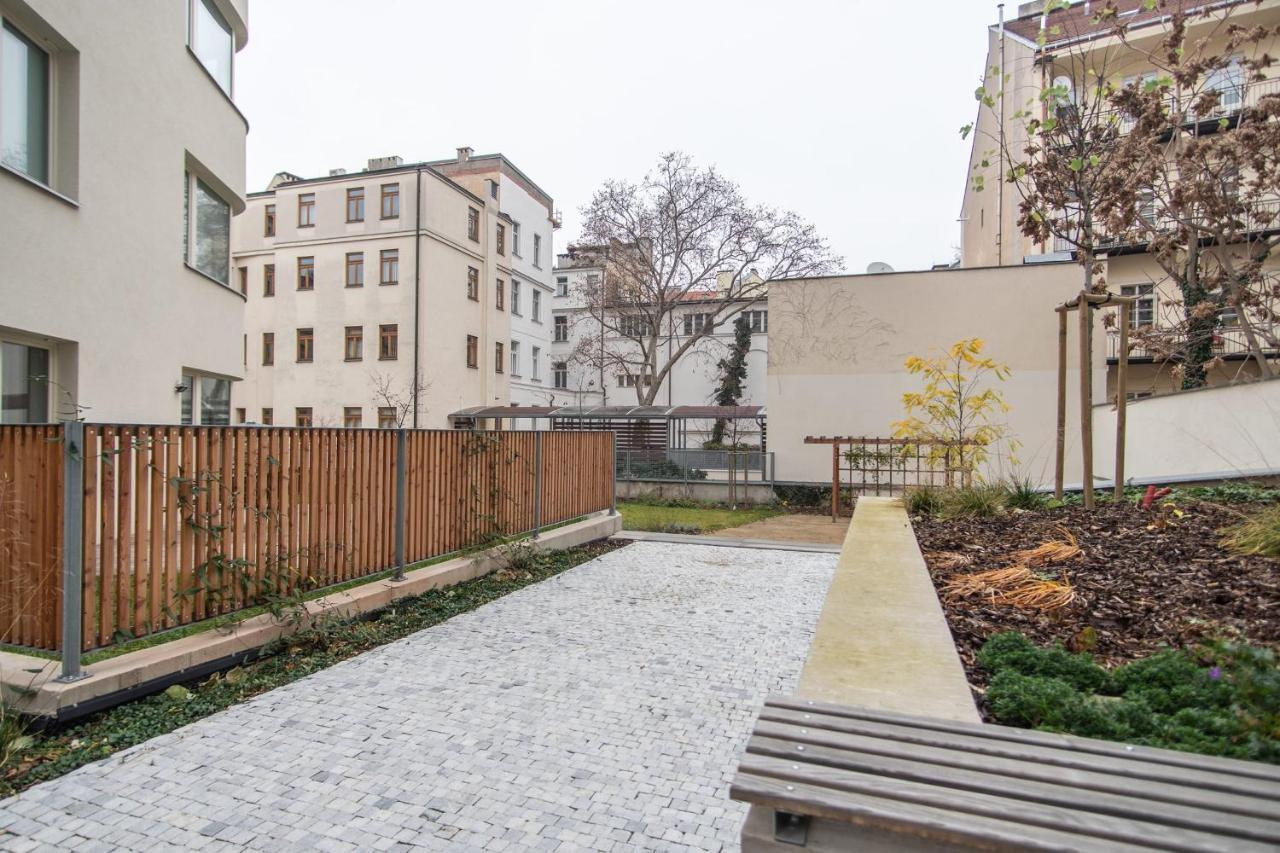 Apartment With Balcony Praga Exterior foto